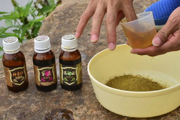 钓鲤鱼的小药哪种好，根据不同的鱼种决定