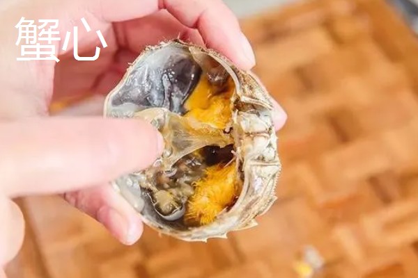 螃蟹怎么杀，第一步就是将其洗干净