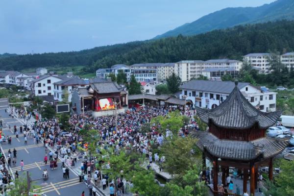 江西省靖安县的特产,有靖安白茶、椪柑等